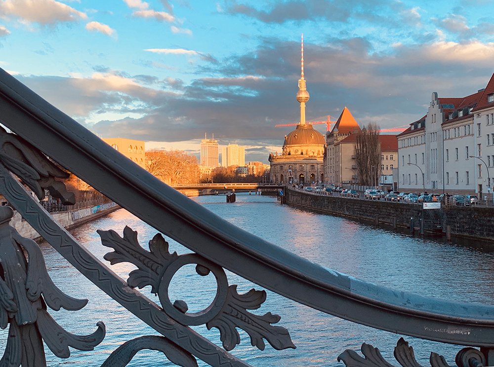 Spreefahrten Berlin Friedrichstraße - Weidendammer Brücke