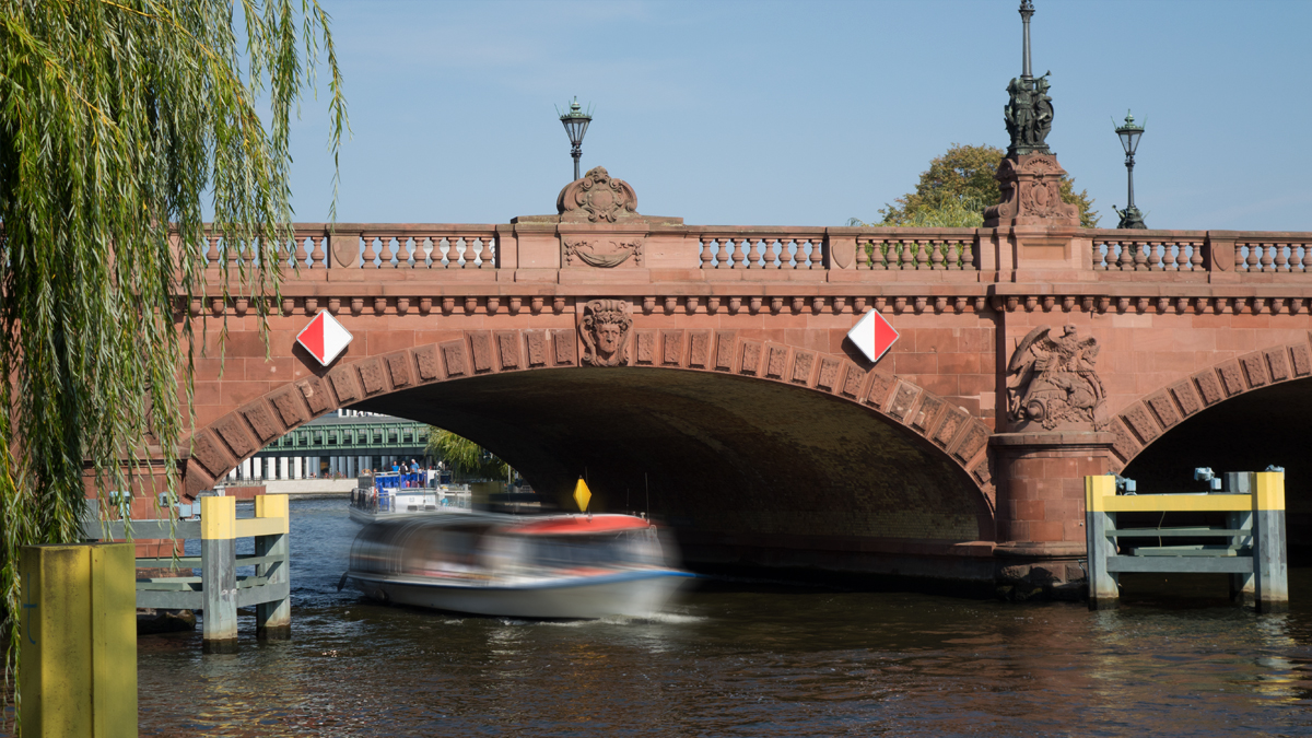 Spreefahrten Berlin Friedrichstraße - Moltkebrücke