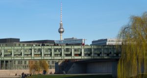 bootstour-berlin-spree-berliner-fernsehturm