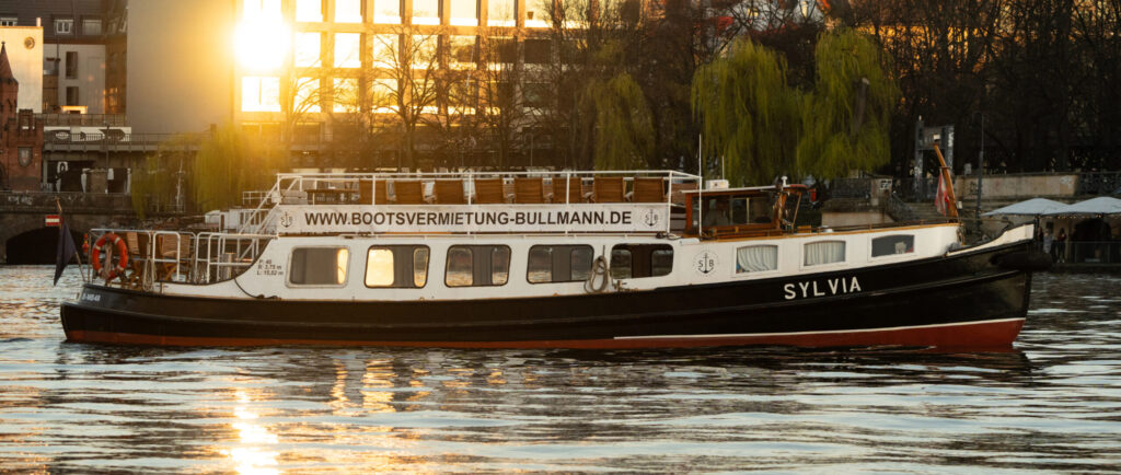 MS Sylvia – Partyboot in Berlin für bis zu 30 Personen